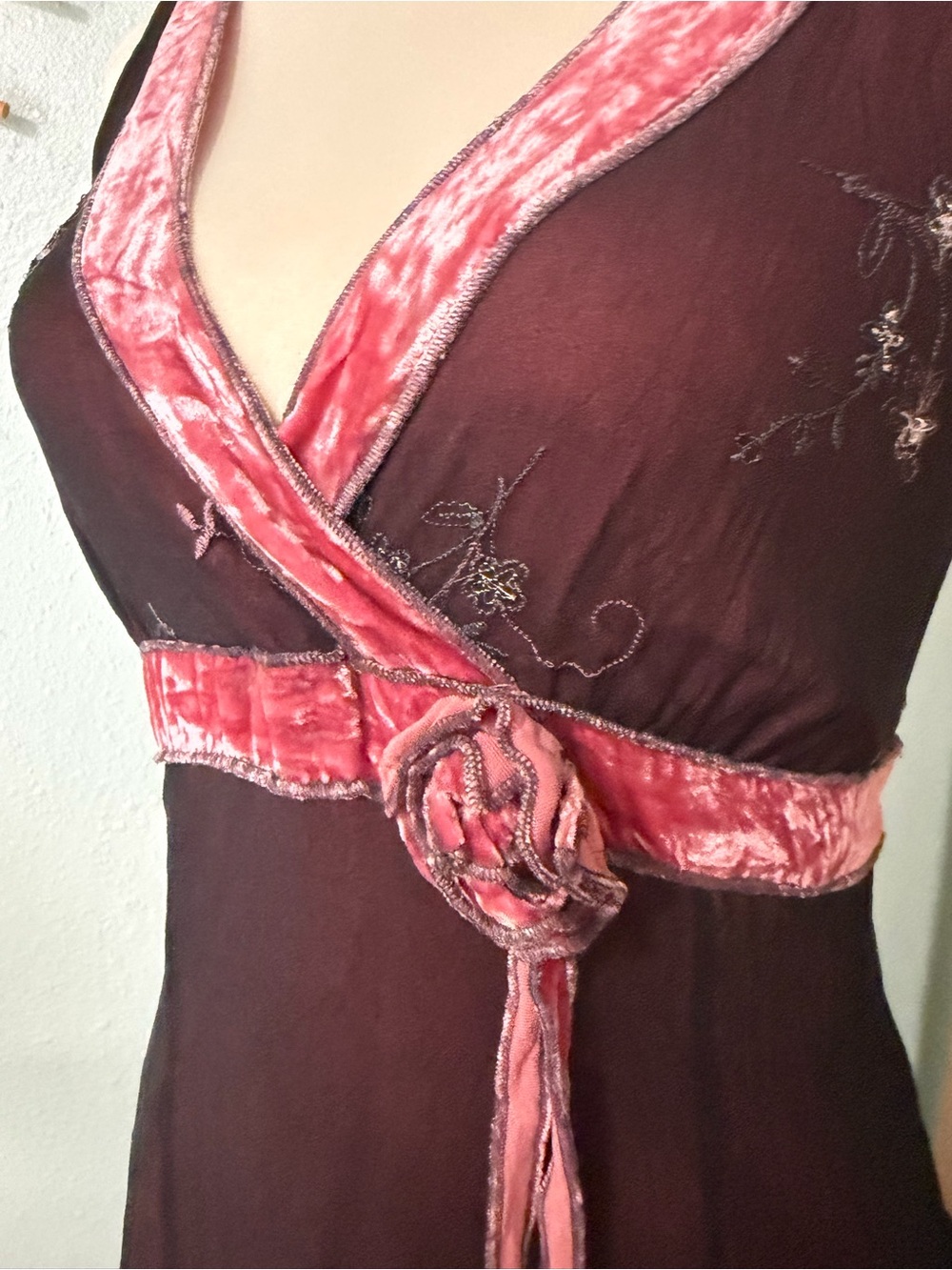 jonathan martin Sleeveless V-Neck Tiered Maxi Dress in Burgundy and Pink Trim - Picture 3 of 6
